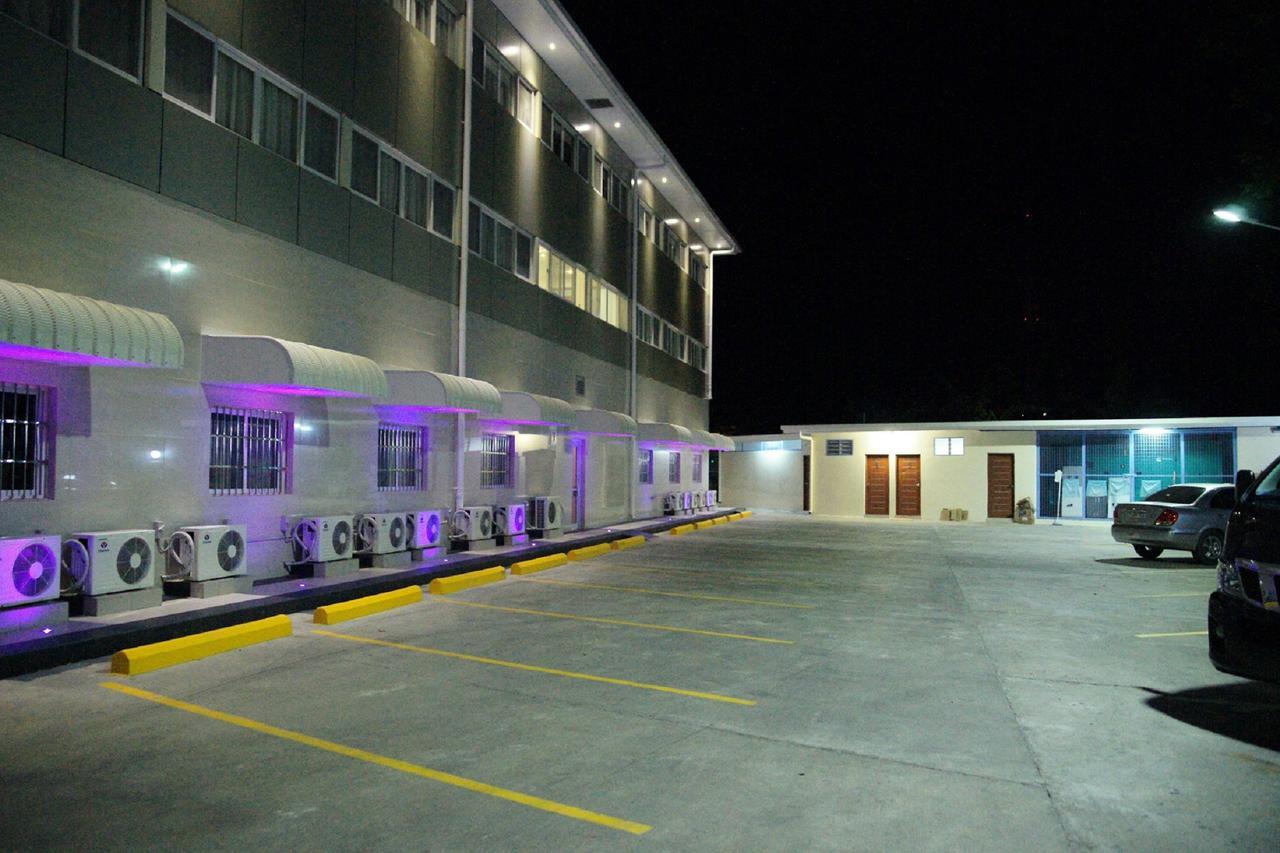 Hotel Morobe Лае Екстериор снимка